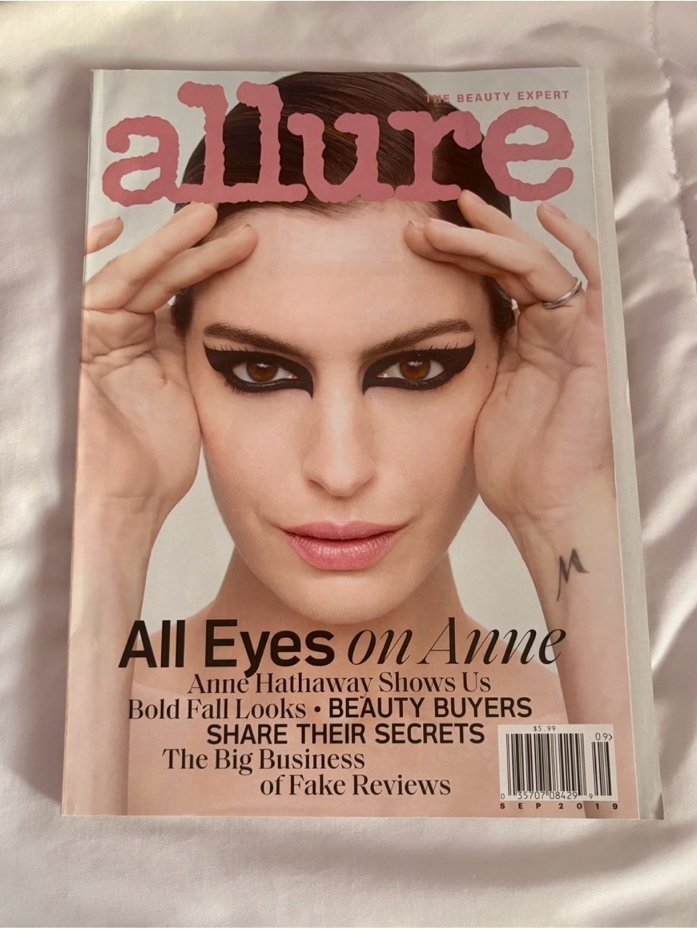 Anne Hathaway Allure Magazine Issue September 2019